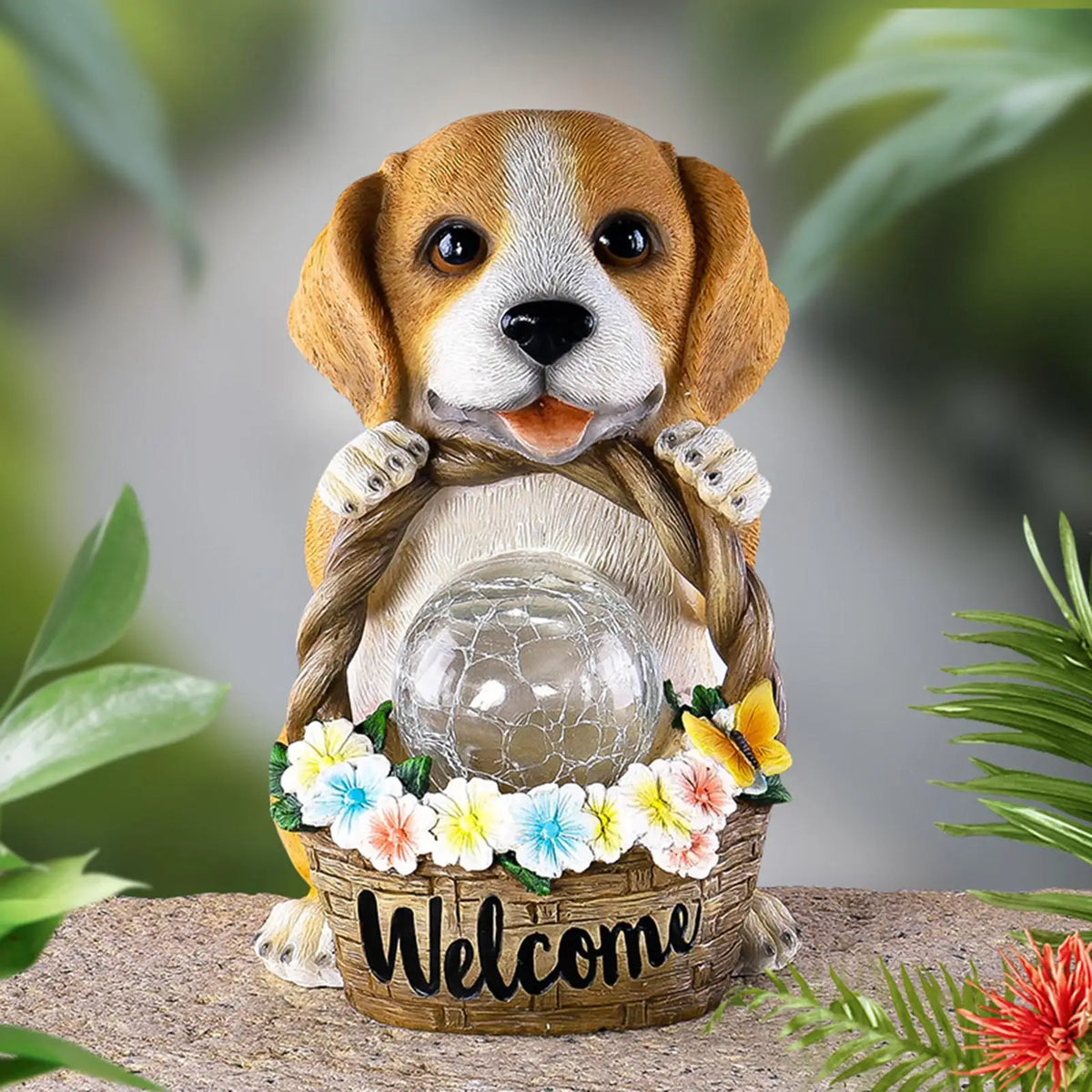 Solcelledrevet hundehavefigur med lysende LED-kugle