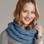 Grober Strickschal in Schlauchform