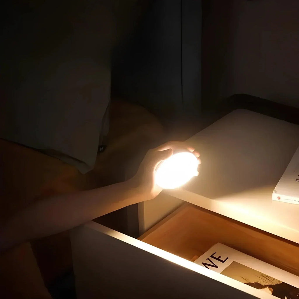 Rundes Schranklicht mit Bewegungsmelder und Magnetbefestigung