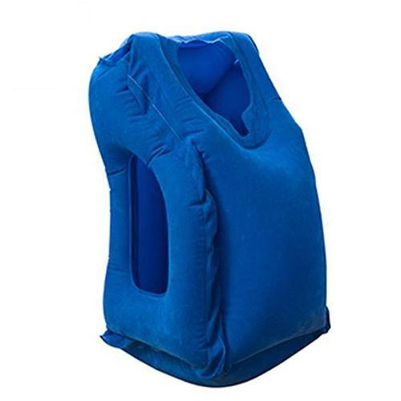 Almohada de viaje inflable inclinada hacia delante