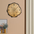 Reloj de pared rústico con forma de rodaja de árbol