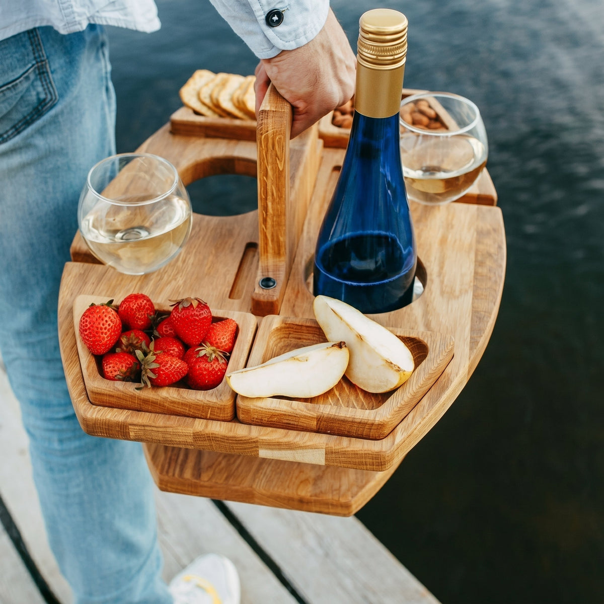 Table à vin portable en bambou avec porte-verres et porte-encas