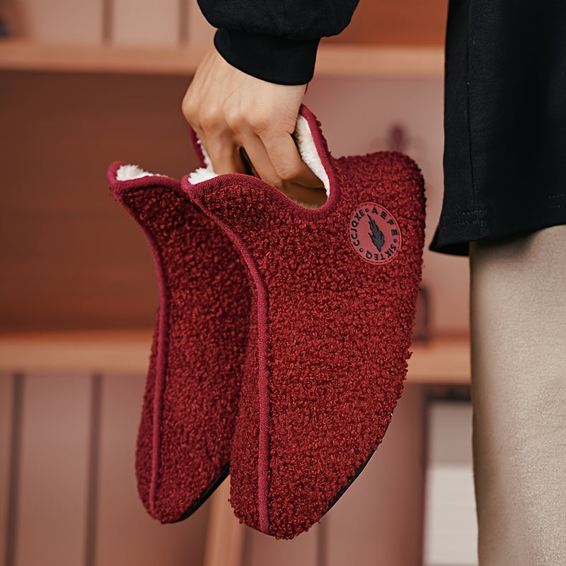 Teksturowane buty domowe wsuwane
