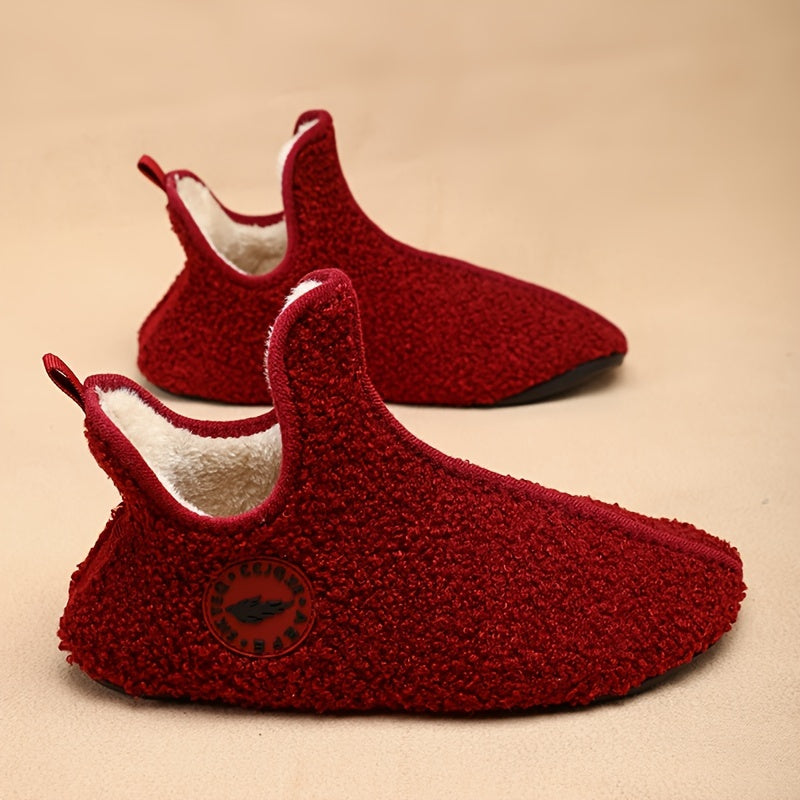 Teksturowane buty domowe wsuwane