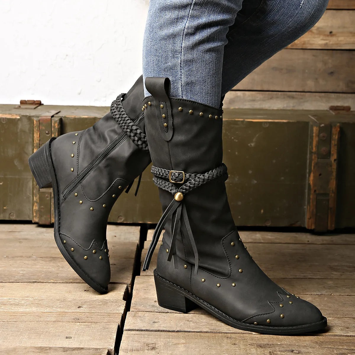 Botas vaqueras de mujer con tachuelas hasta media pantorrilla