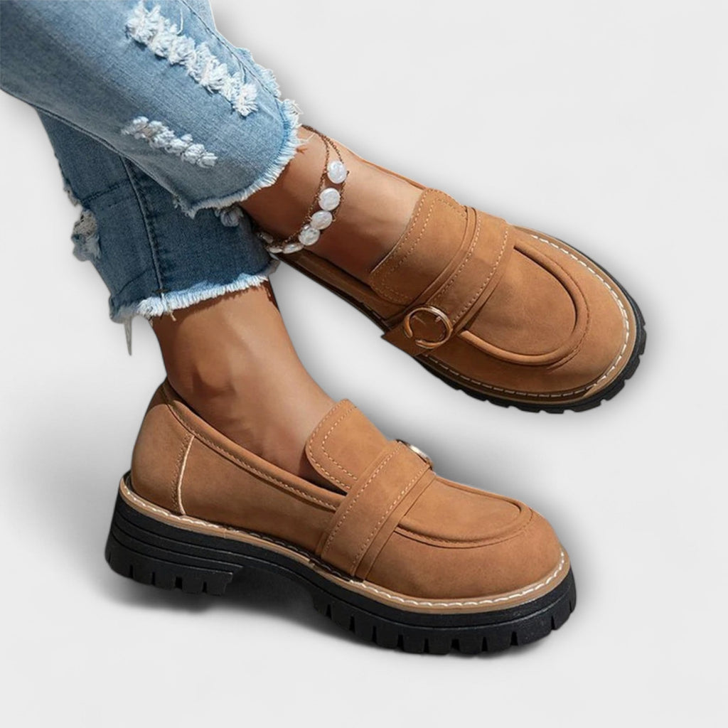 Mocassins pour femmes à semelle crantée et boucles