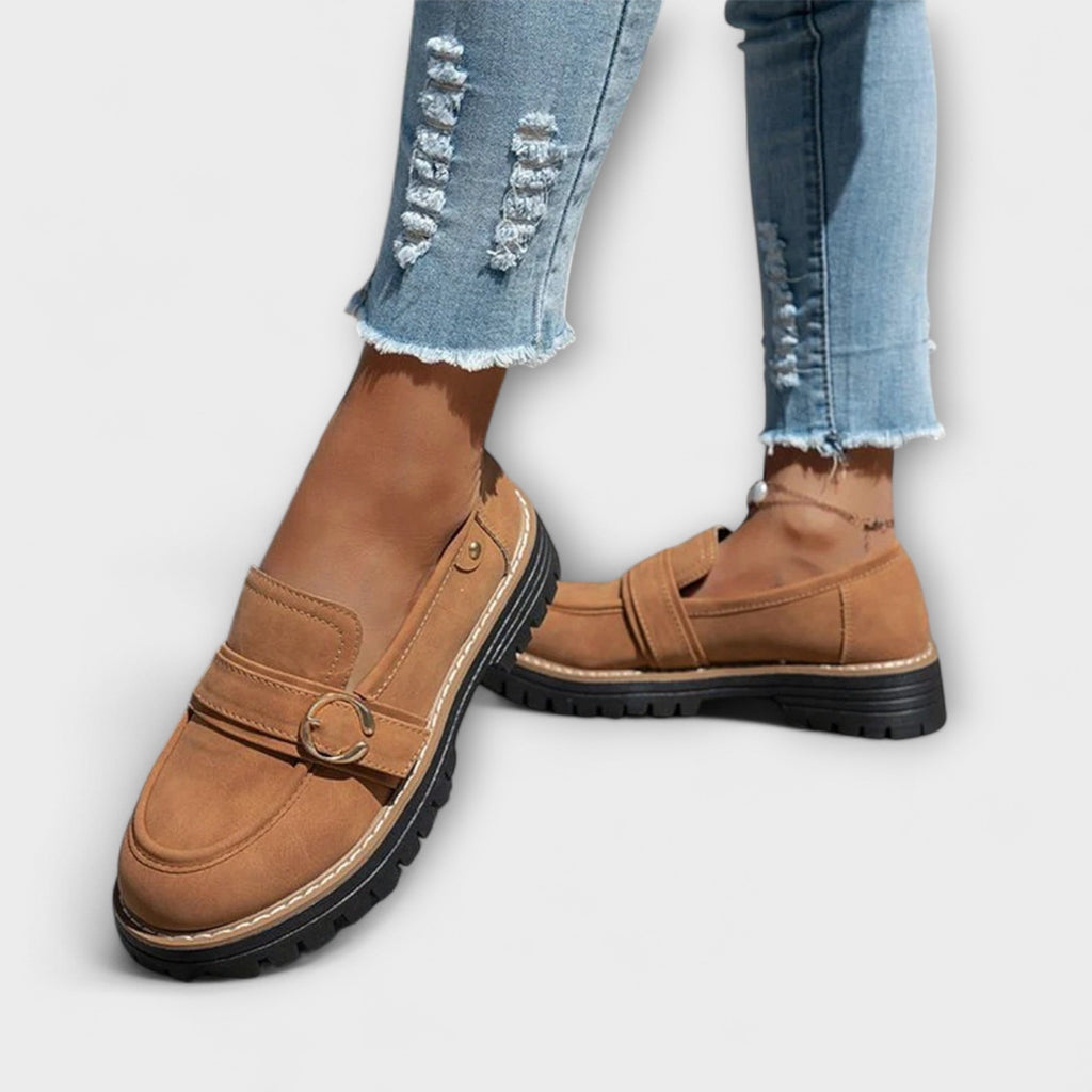 Mocassins pour femmes à semelle crantée et boucles