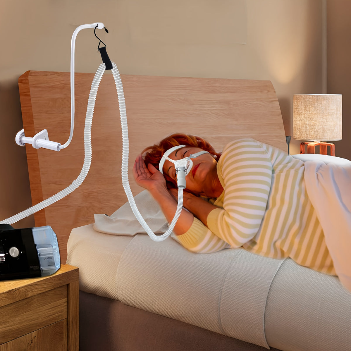 Soporte para tubo de CPAP de uso junto a la cama