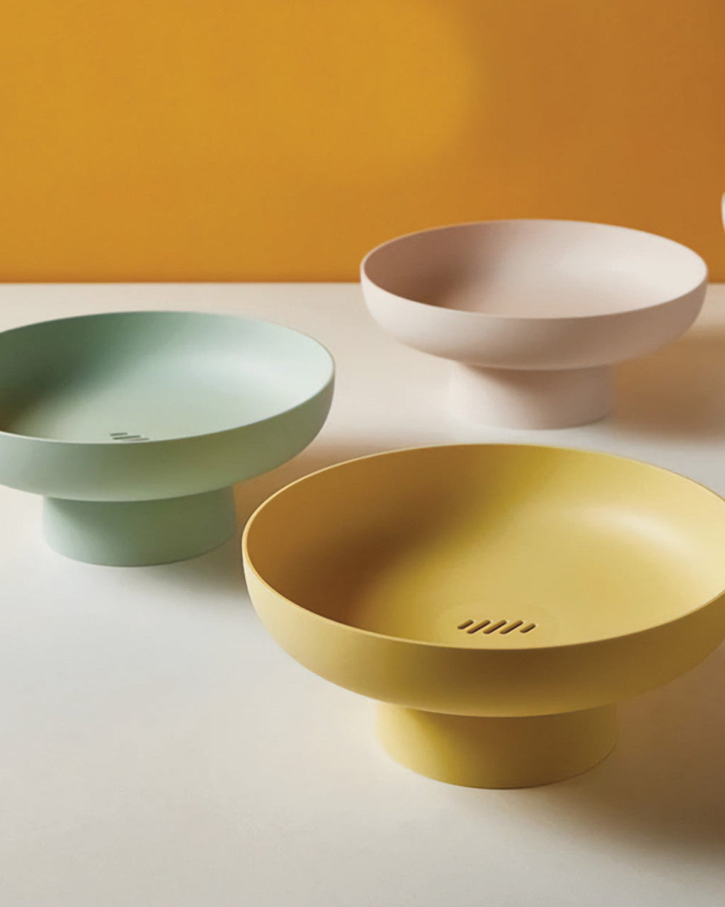Frutero y centro de mesa redondo con pedestal
