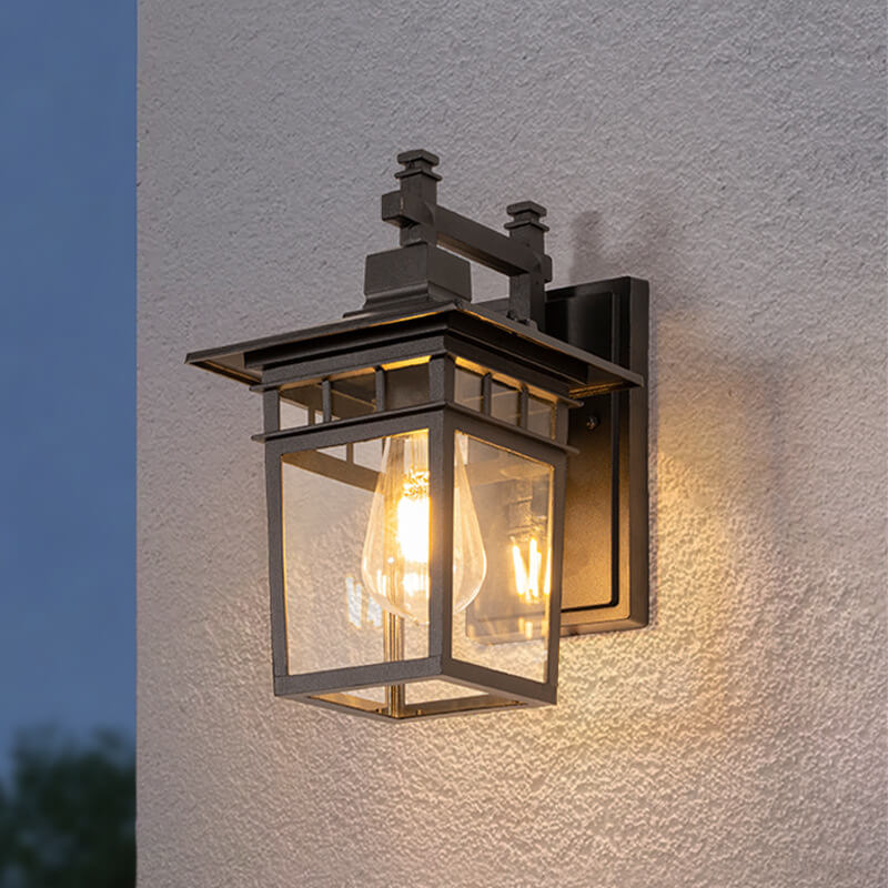Zewnętrzna lampa ścienna IP65 z panelami z przezroczystego szkła