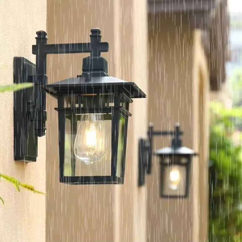 Zewnętrzna lampa ścienna IP65 z panelami z przezroczystego szkła