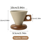 Tazza da caffè geometrica con supporto in legno