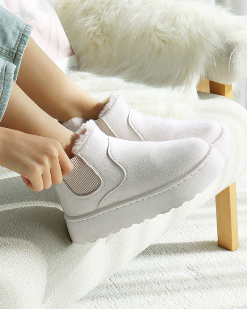 Stivaletti Chelsea da donna con platform e fodera in ecopelliccia