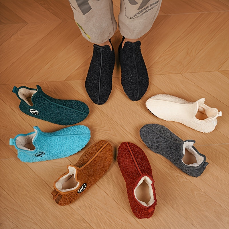 Teksturowane buty domowe wsuwane