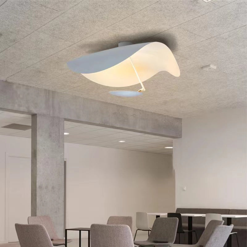 Skulpturel buet LED-pendellampe