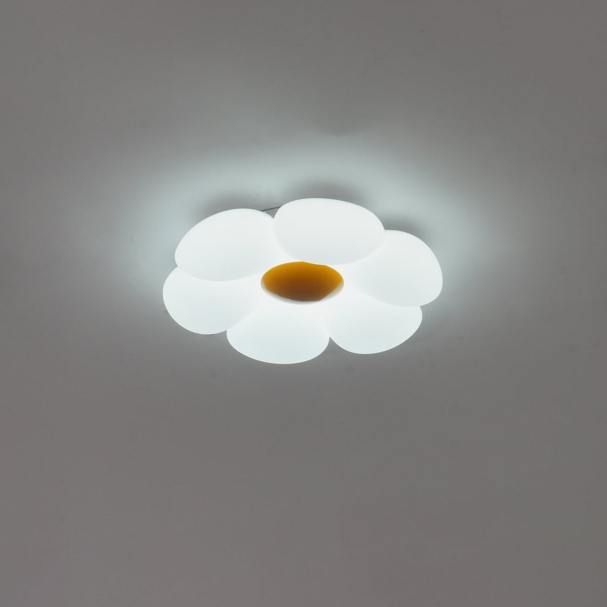Plafonnier en forme de fleur à six pétales