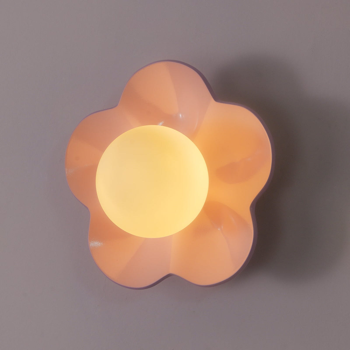 Applique murale en forme de fleur avec lumière en forme de globe