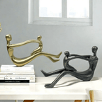 Scultura astratta con figure intrecciate per un arredamento moderno e un’esposizione artistica in casa