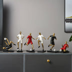 Sculture di calciatori atletici per un arredamento moderno ispirato allo sport