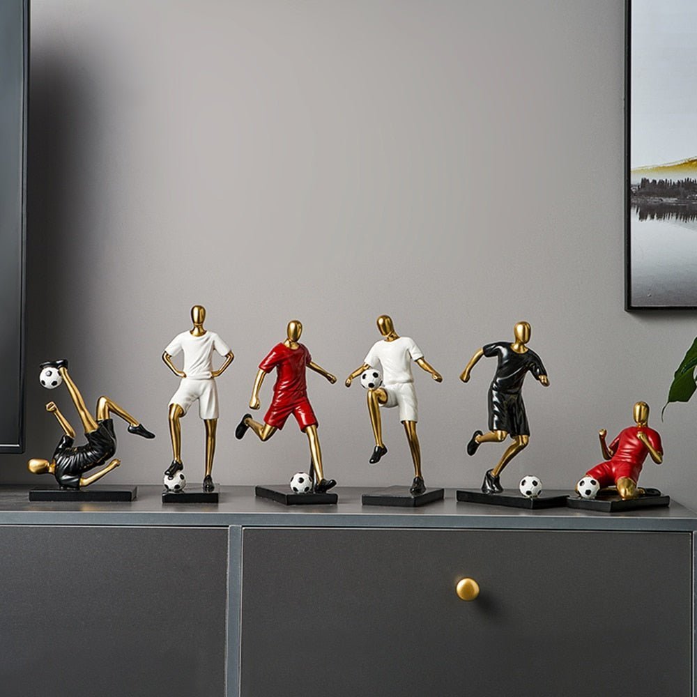 Sculture di calciatori atletici per un arredamento moderno ispirato allo sport