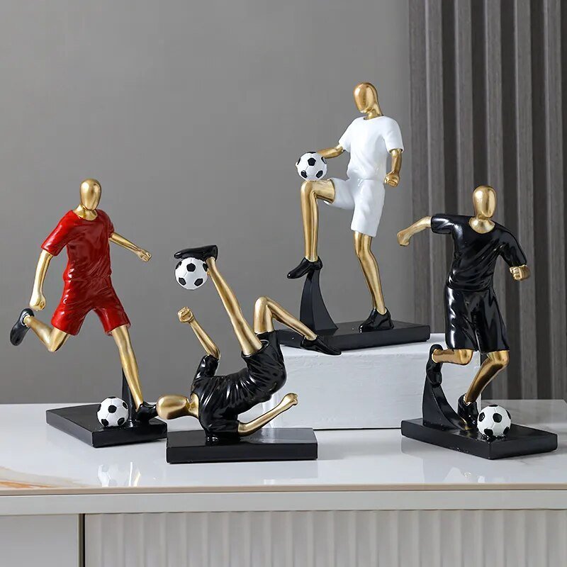 Sculture di calciatori atletici per un arredamento moderno ispirato allo sport