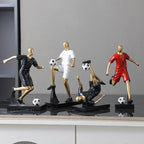 Sculture di calciatori atletici per un arredamento moderno ispirato allo sport