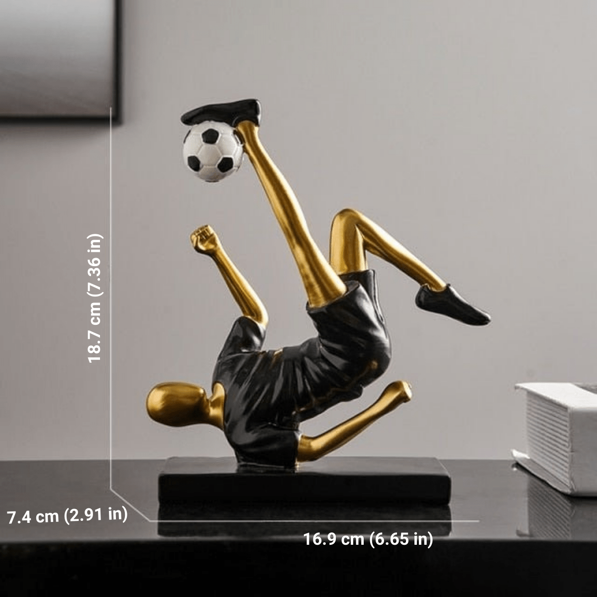 Sculture di calciatori atletici per un arredamento moderno ispirato allo sport