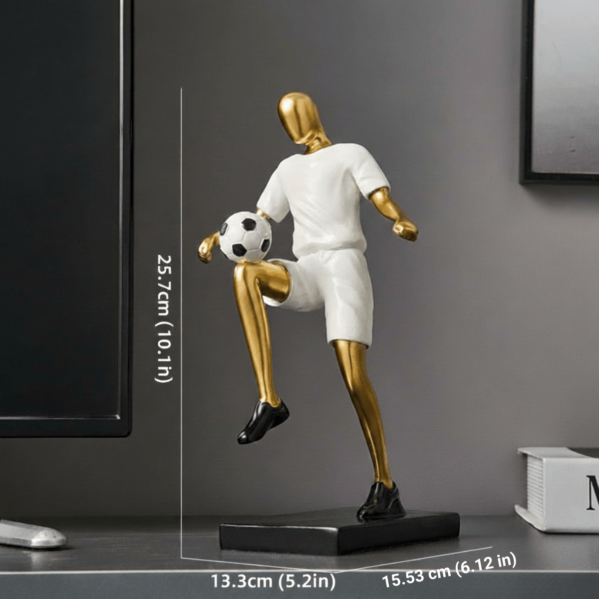 Sculture di calciatori atletici per un arredamento moderno ispirato allo sport