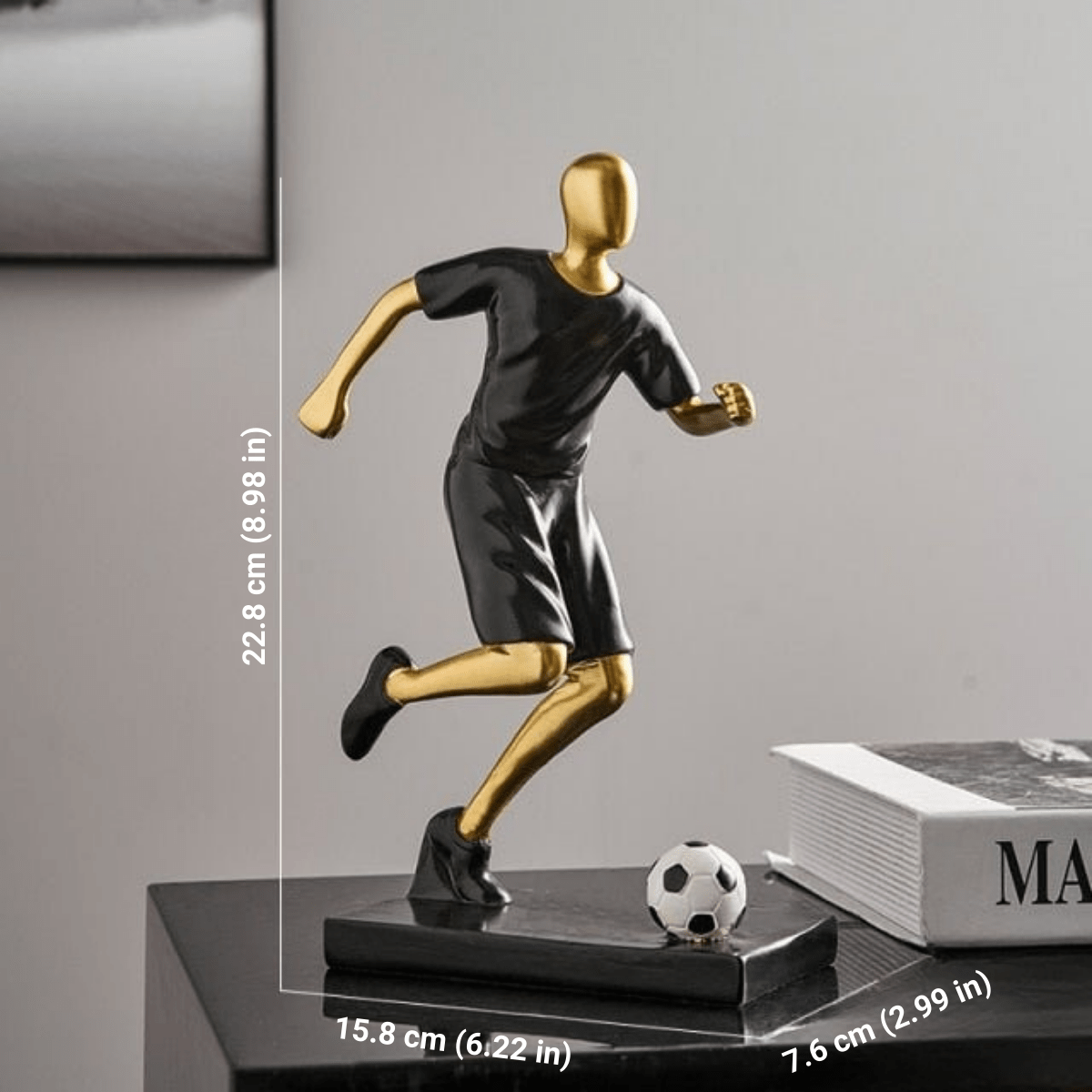 Sculture di calciatori atletici per un arredamento moderno ispirato allo sport