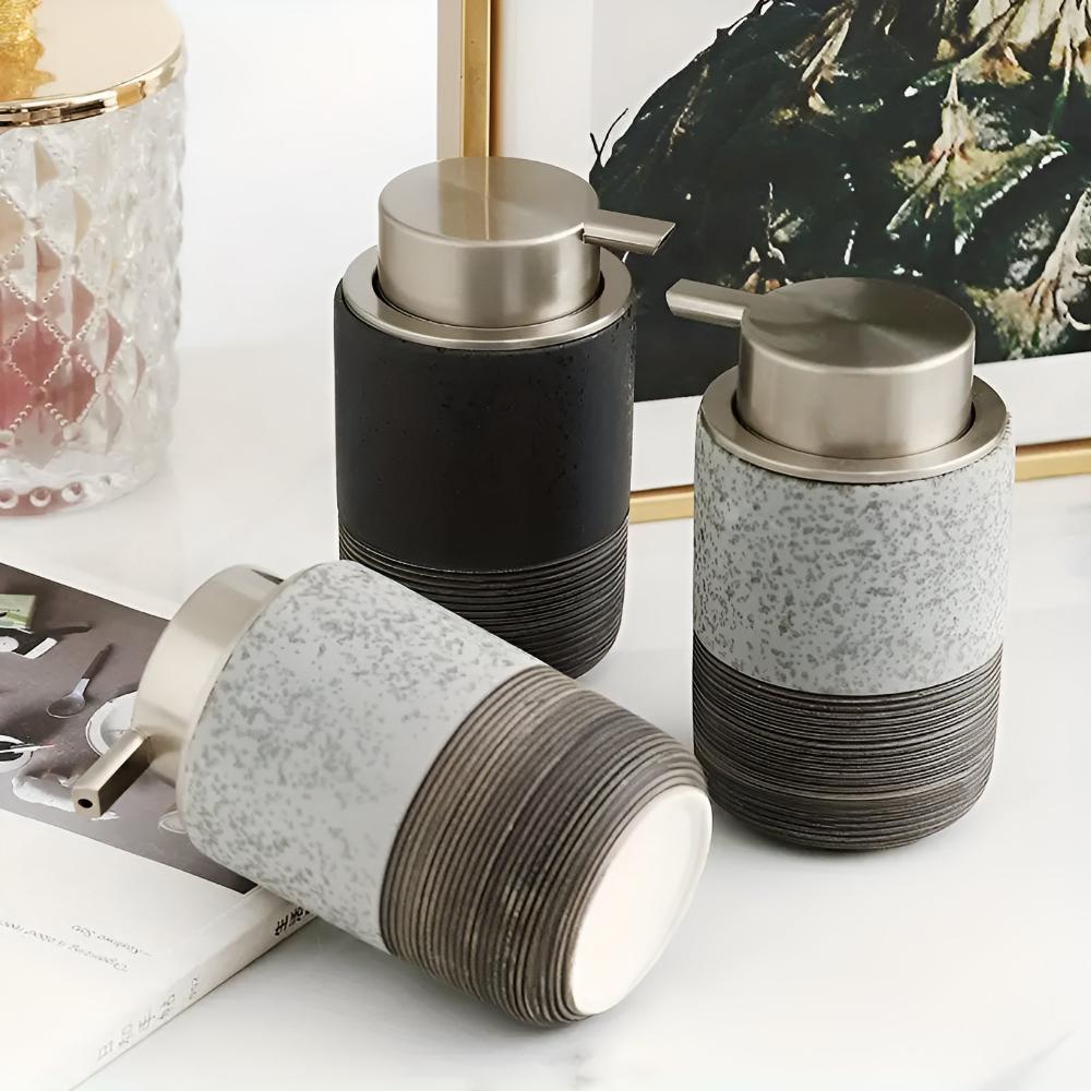 Dispenser di sapone liquido in stile ceramica scanalata con corpo cilindrico e pompa