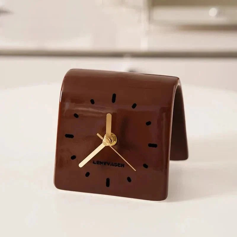 Orologio da scrivania quadrato minimalista con quadrante analogico