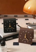 Orologio da scrivania quadrato minimalista con quadrante analogico