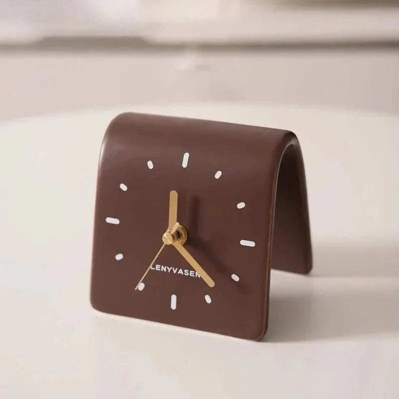 Orologio da scrivania quadrato minimalista con quadrante analogico