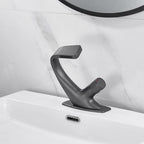 Rubinetto moderno per lavabo da bagno con design scultoreo e bocca a cascata