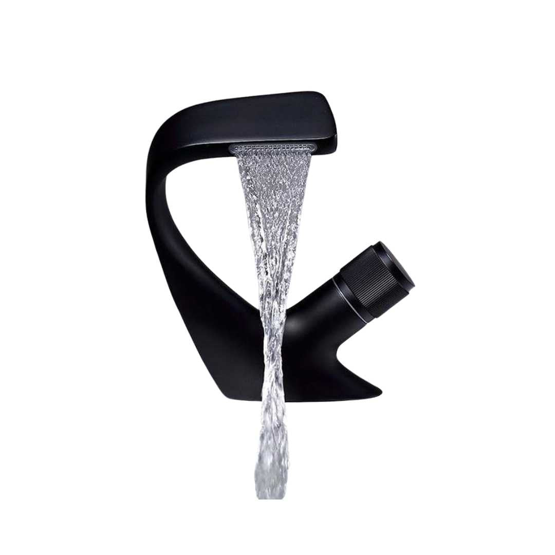 Rubinetto moderno per lavabo da bagno con design scultoreo e bocca a cascata