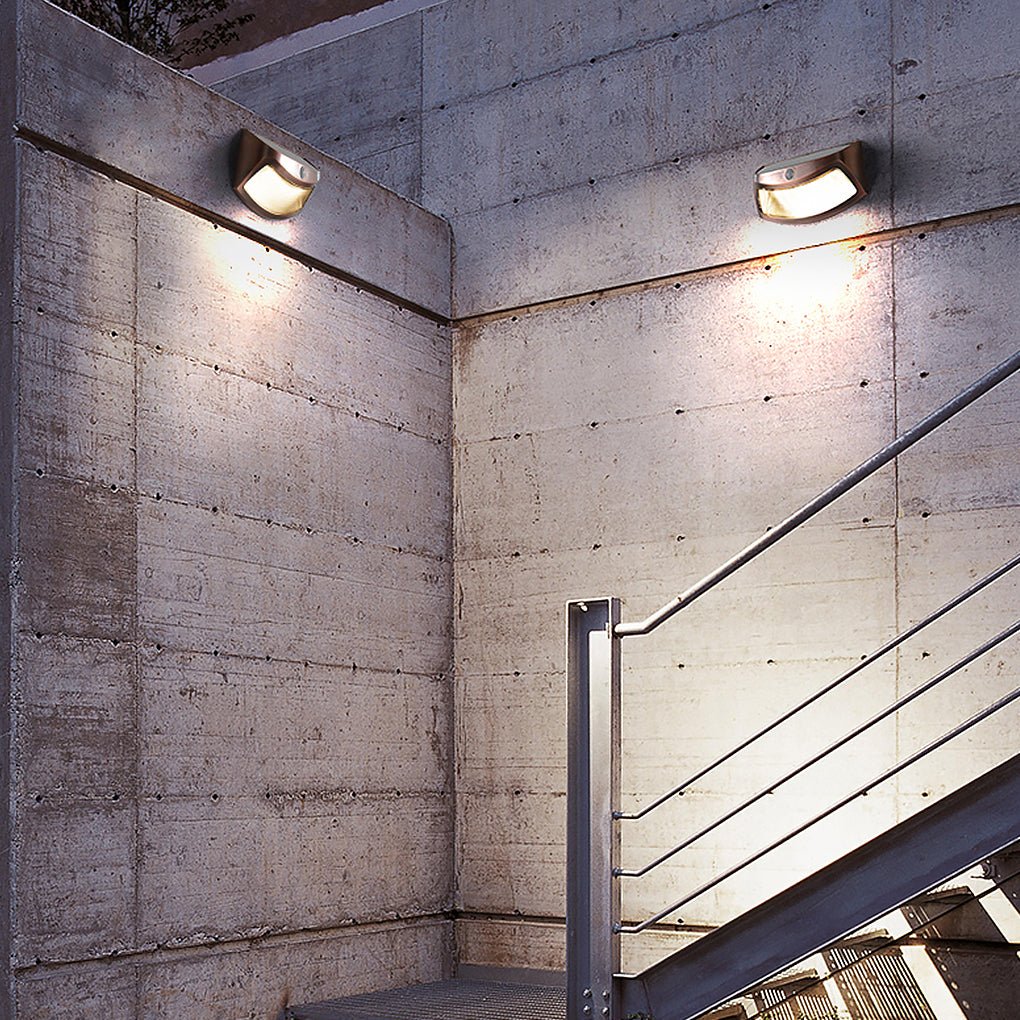 Lampada da parete industriale a LED per esterni con sensore di movimento e luminosità