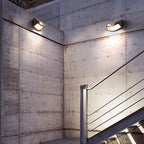 Lampada da parete industriale a LED per esterni con sensore di movimento e luminosità