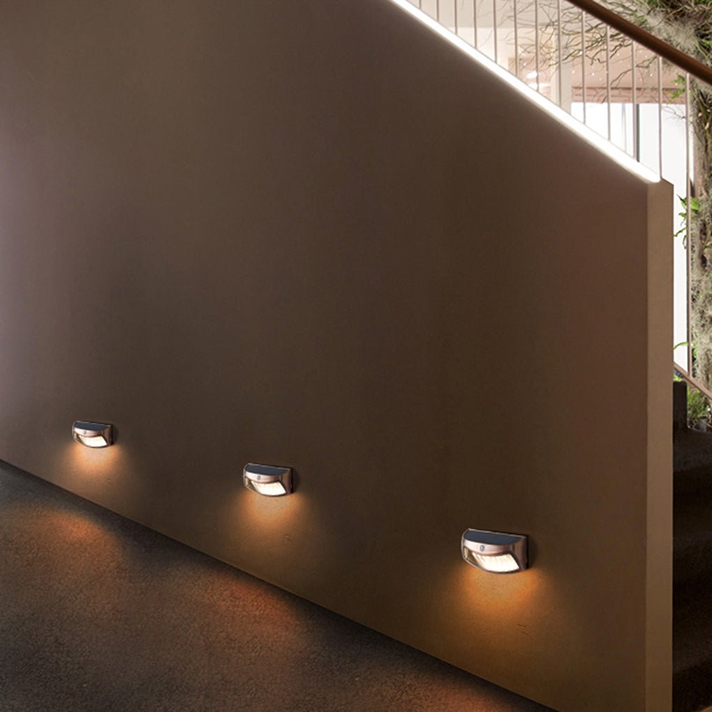 Lampada da parete industriale a LED per esterni con sensore di movimento e luminosità