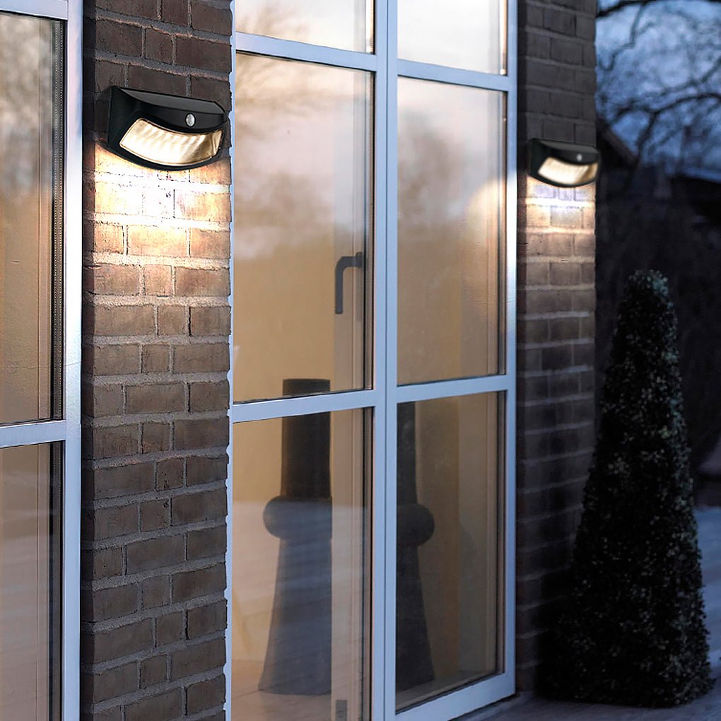 Lampada da parete industriale a LED per esterni con sensore di movimento e luminosità