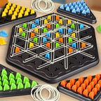 Strategiskt brädspel med gummiband