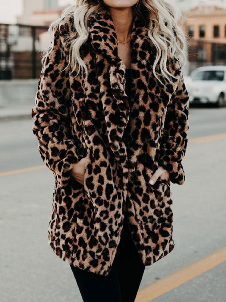 Vinterkappa för kvinnor med leopardmönster