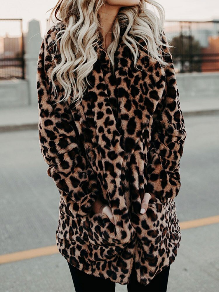 Vinterkappa för kvinnor med leopardmönster