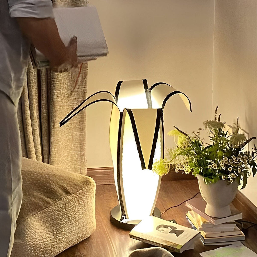 Podłogowa lampa LED ze ściemnianiem w kształcie banana