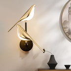 LED-væglampe med to fugle og justerbart magnetisk design