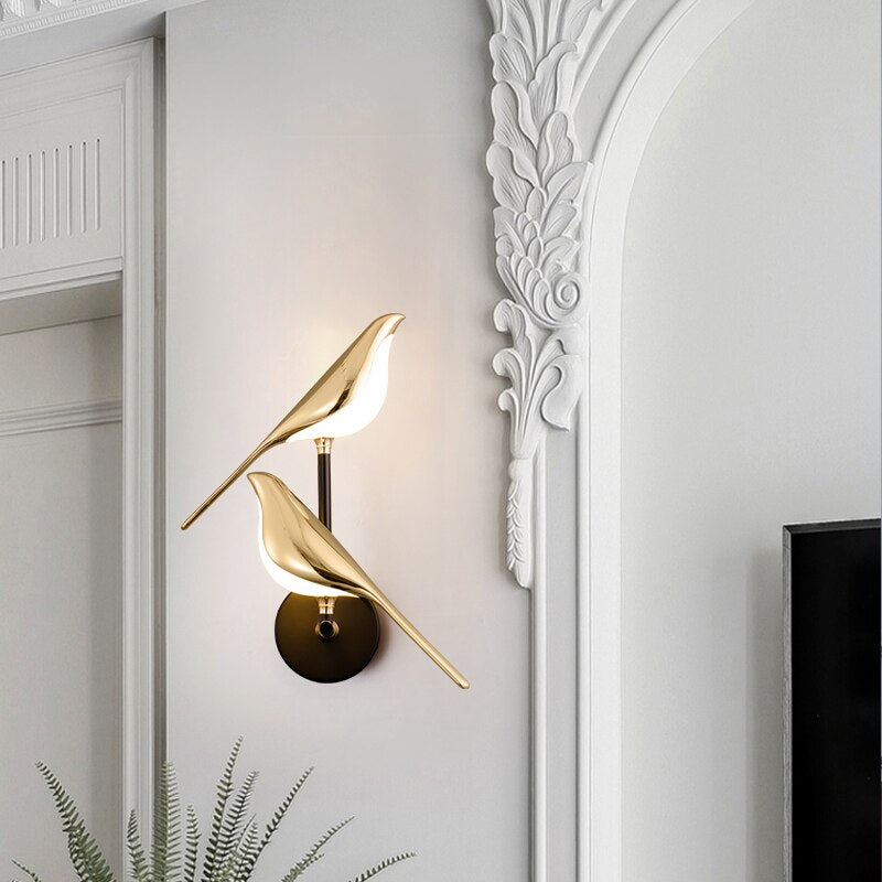 LED-væglampe med to fugle og justerbart magnetisk design