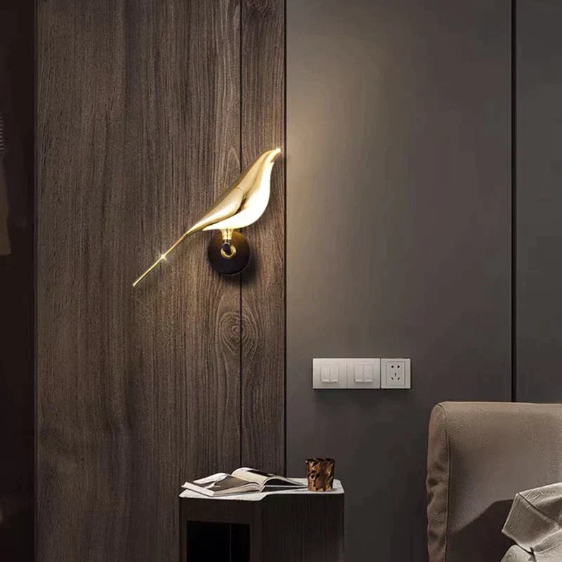 LED-væglampe med to fugle og justerbart magnetisk design