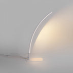 Nowoczesna łukowa lampa stołowa LED ze ściemnianiem