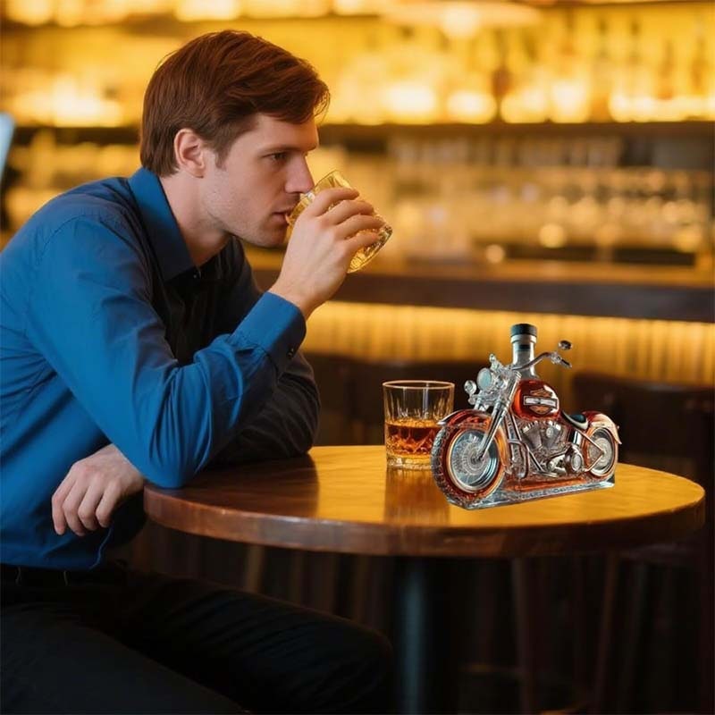 Glasdekanter in Motorradform