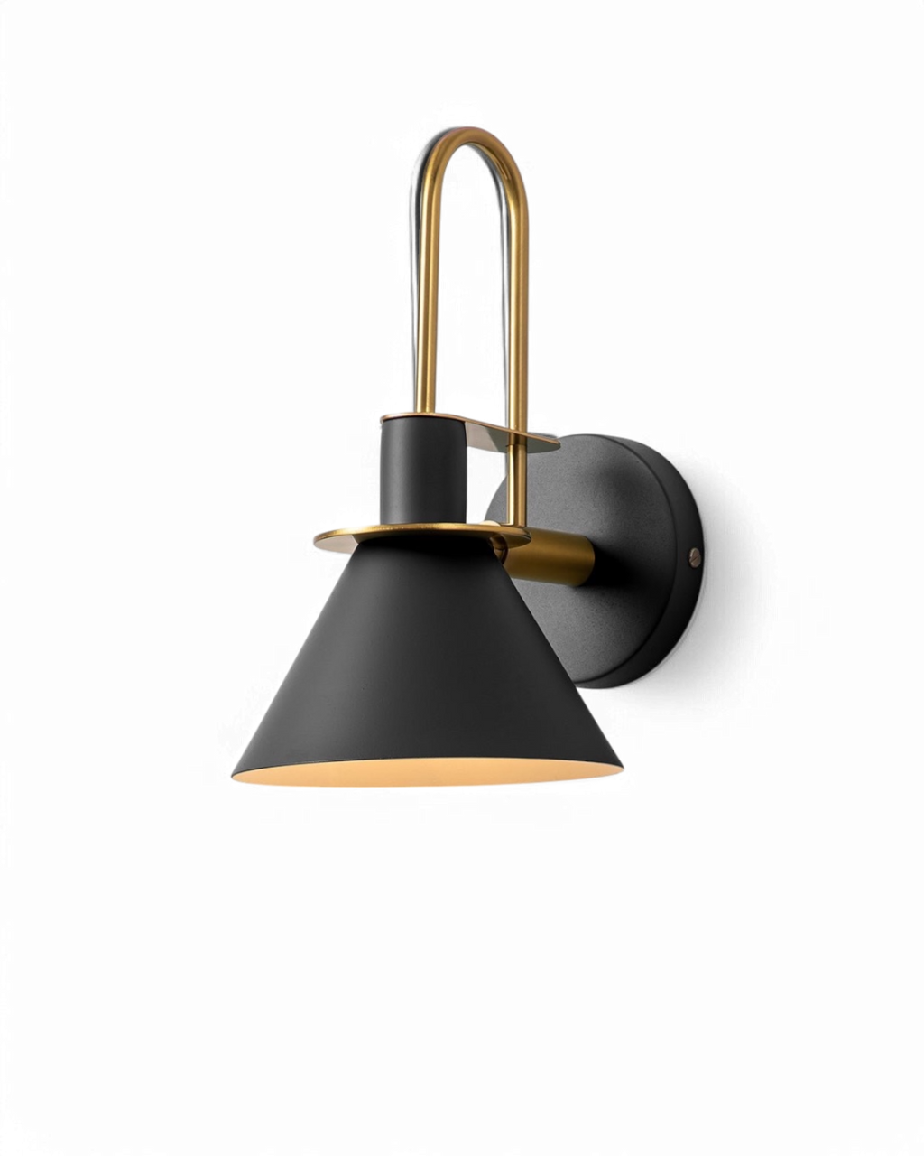 Applique da parete moderna conica con dettaglio color oro e illuminazione verso il basso