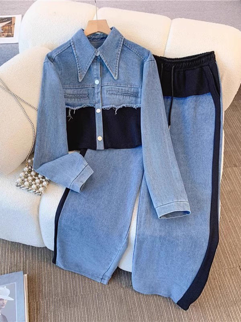Damen-Zweiteiler aus Denim mit Kontrastdetails